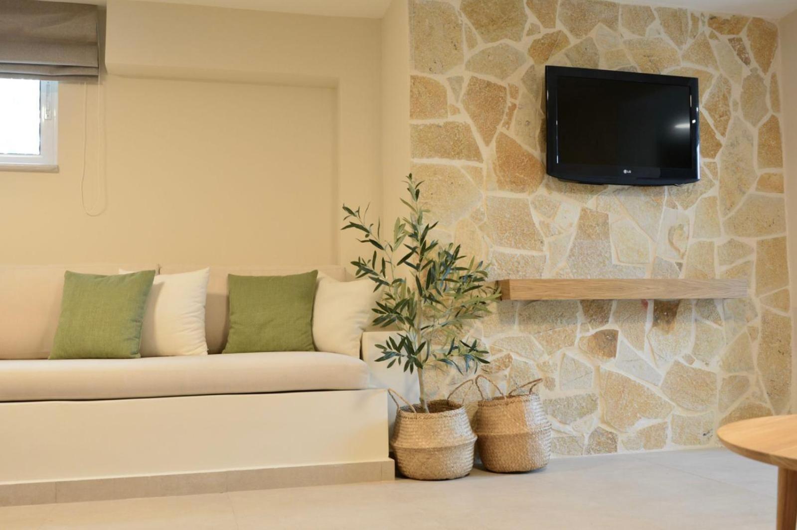 Villa Fleria Seaside Studios & Apts Йеранион Номер фото
